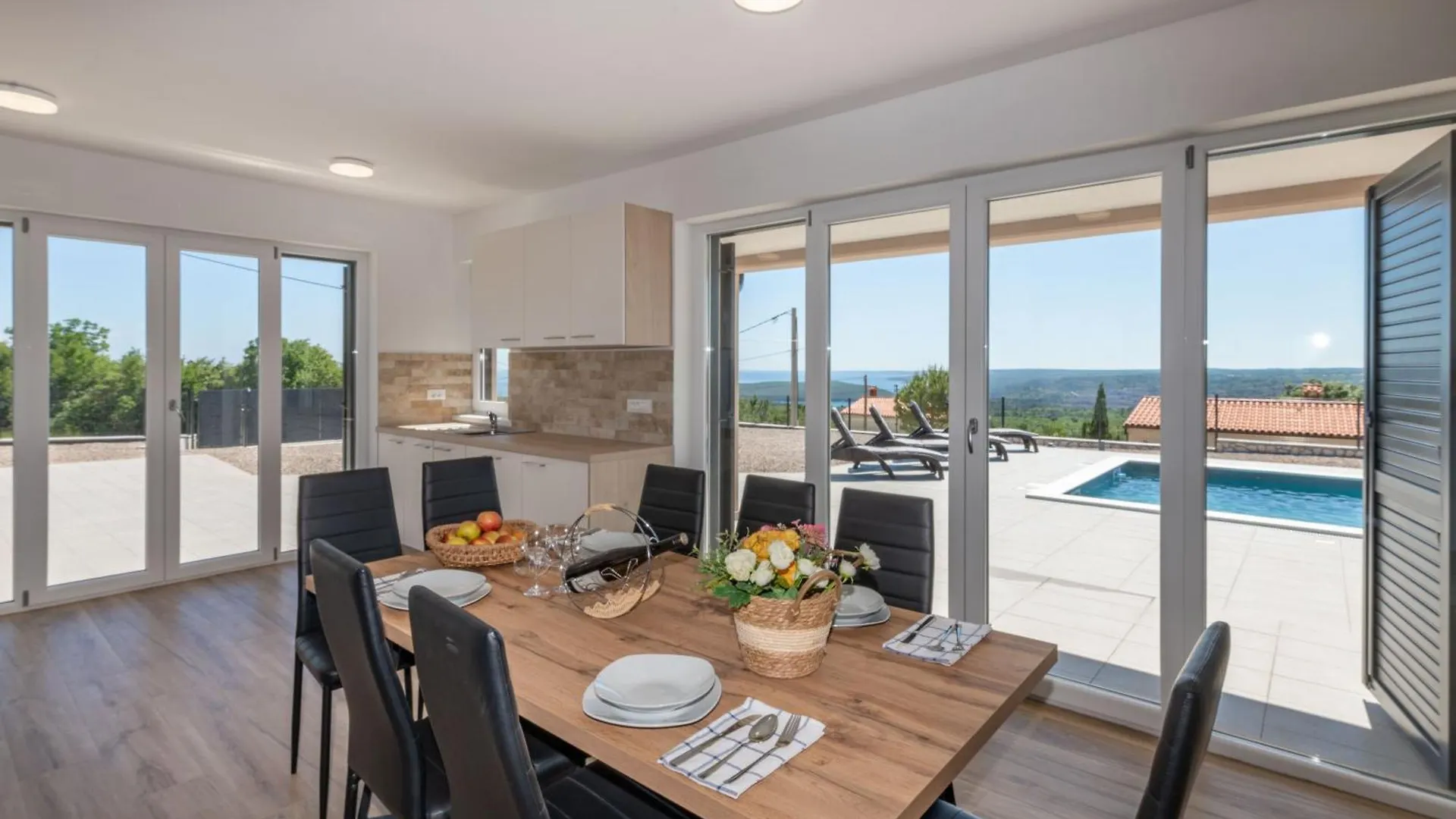 Villa Ema, A Beautiful Villa With A Wonderful View Of The Sea Stanisovi 度假居